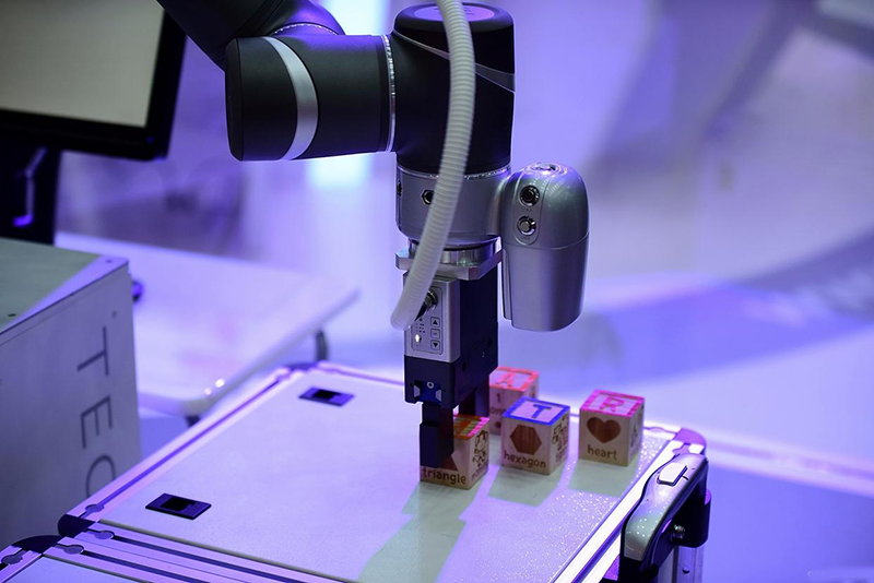 Lecture des codes industriels et traçabilité des informations.png Lecture des codes industriels et traçabilité des informations.png