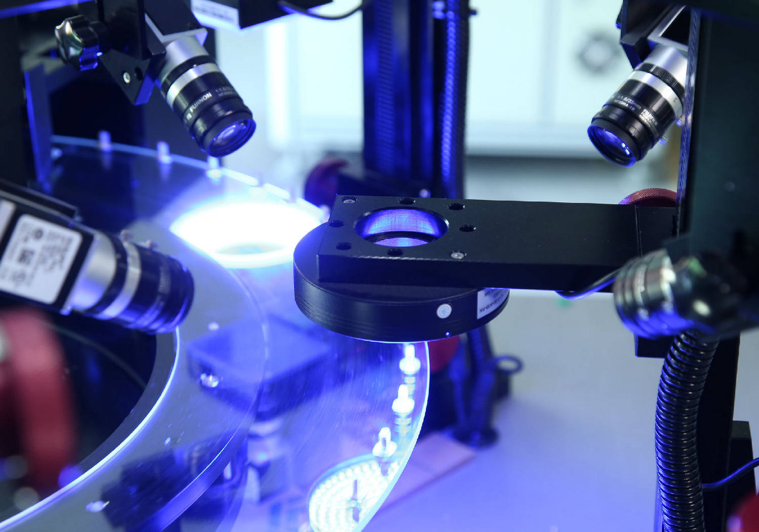 فحص سلامة التغليف.jpeg فحص سلامة التغليف.jpeg